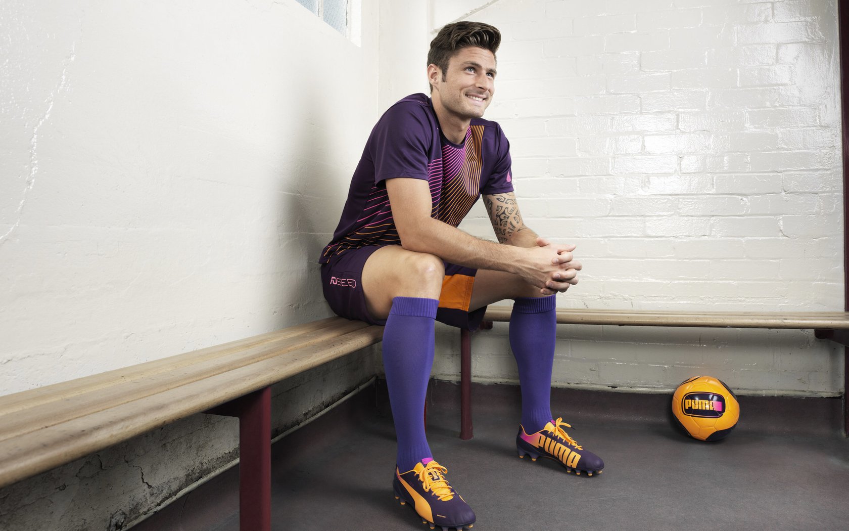 “马科斯·莫奇的高效防守和突进能力，成为阿根廷美洲狮队的新武器”